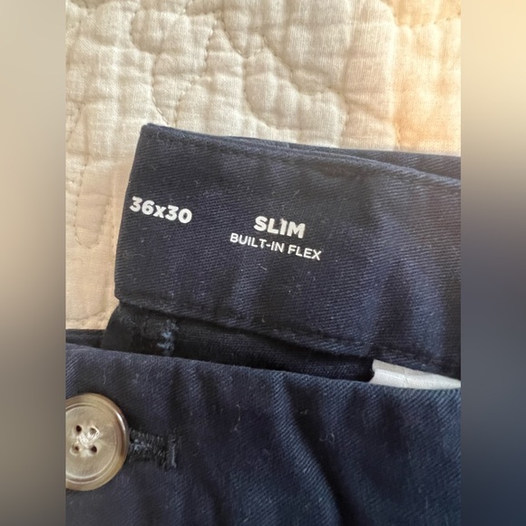 Old Navy Men’s Slim Built-In Flex Rotation Chino NWT 36x30 - Navy - Picture 3 of 5